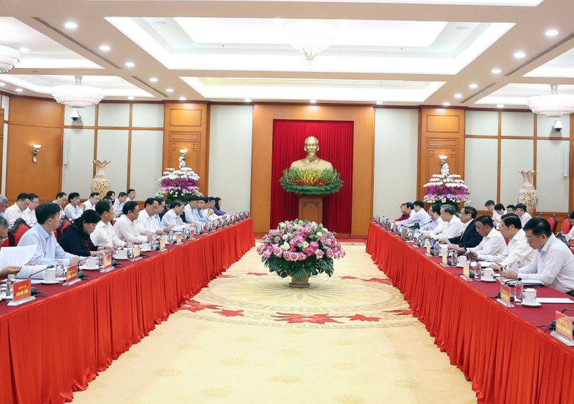 Politburo reviews preparations for first NA Party Congress
